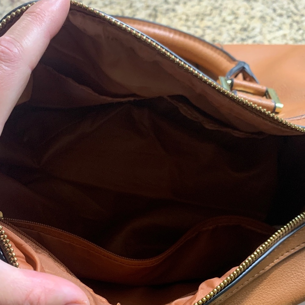 Stylish Brown Handbag - Picture 3 of 6